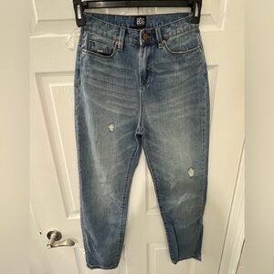 BDG Distressed mom high rise jeans size 26